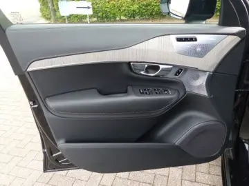 XC90 Ultra Dark T8 Recharge Plug-In Hybrid AWD