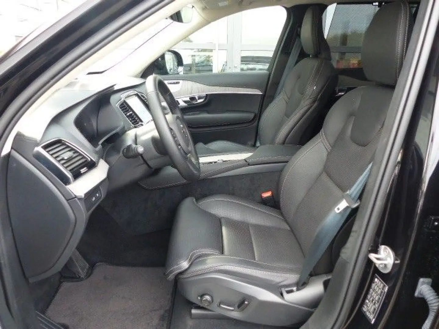 XC90 Ultra Dark T8 Recharge Plug-In Hybrid AWD