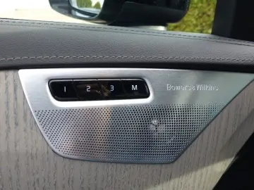 XC90 Ultra Dark T8 Recharge Plug-In Hybrid AWD
