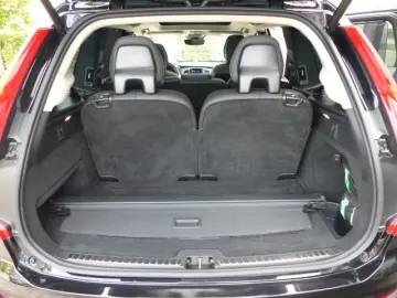 XC90 Ultra Dark T8 Recharge Plug-In Hybrid AWD