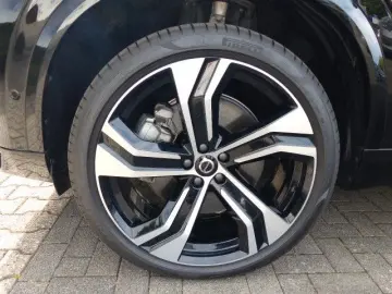 XC90 Ultra Dark T8 Recharge Plug-In Hybrid AWD