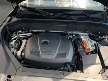 XC90 T8 AWD Plug-in Hybrid Plus Bright
