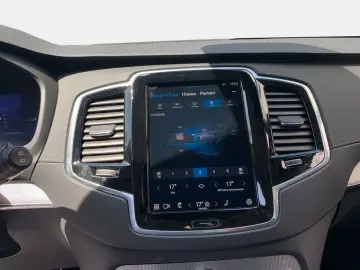 XC90 T8 AWD Plug-in Hybrid Plus Bright