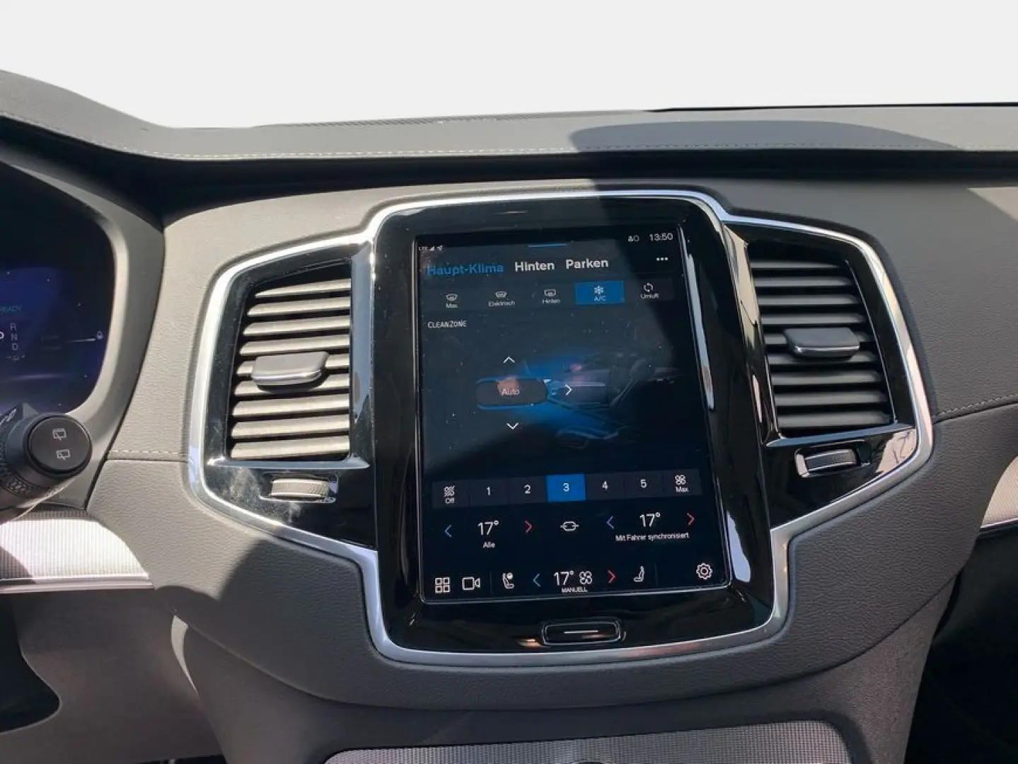 XC90 T8 AWD Plug-in Hybrid Plus Bright