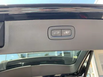 XC90 T8 AWD Plug-in Hybrid Plus Bright
