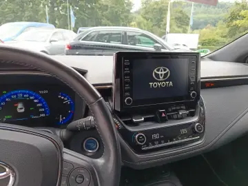 Corolla Touring Sports Hybrid Team D