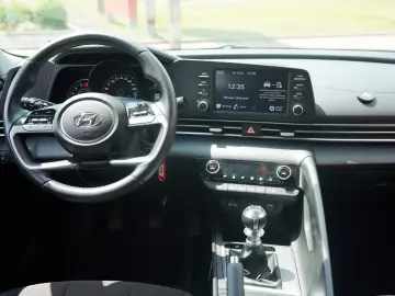 Elantra 1.6 GDI Kamera Sitzheizung Android Apple