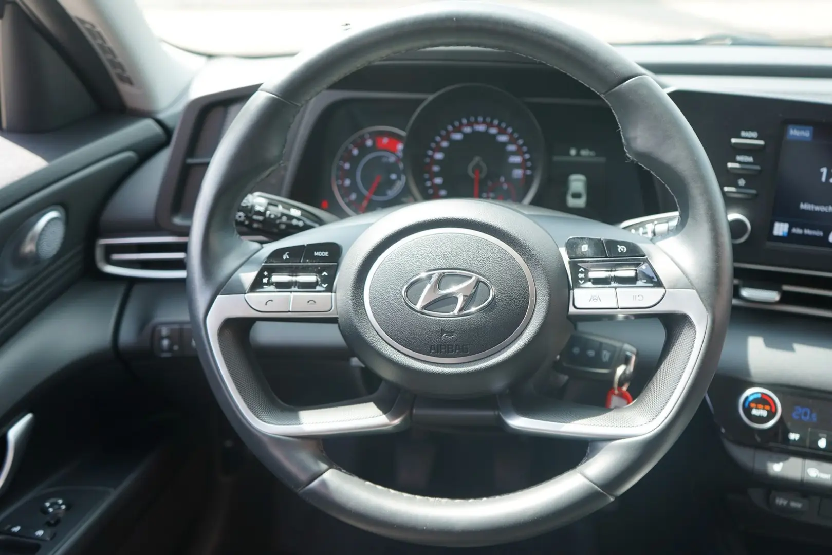 Elantra 1.6 GDI Kamera Sitzheizung Android Apple