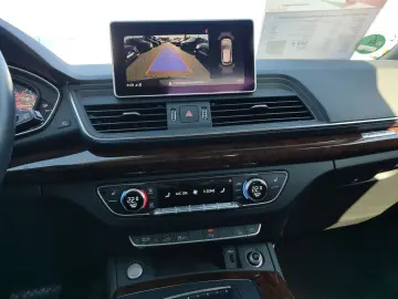Q5 50 TFSI e quattro Sport*Navi*LED*Alu*AHK*PDC*