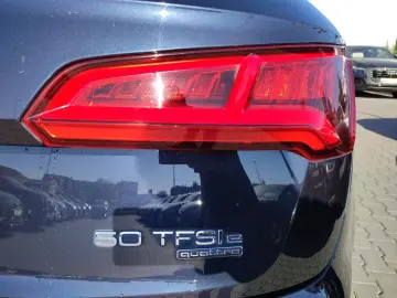 Q5 50 TFSI e quattro Sport*Navi*LED*Alu*AHK*PDC*
