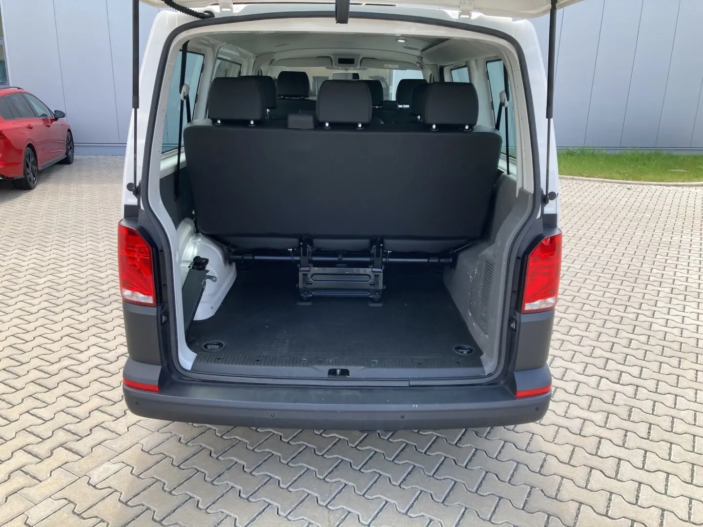 T6 Transporter 6.1 Kombi 2.0 l TDI EcoProfi FWD
