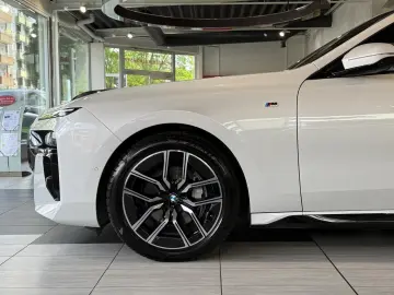 740 d xD M Sport*SkyLounge*StHzg*B&W*Experience