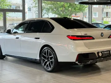 740 d xD M Sport*SkyLounge*StHzg*B&W*Experience