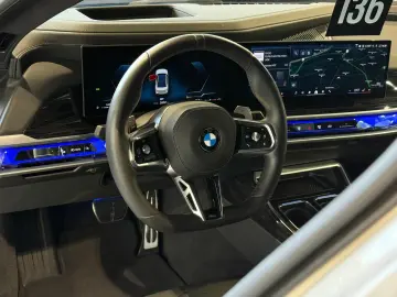 740 d xD M Sport*SkyLounge*StHzg*B&W*Experience