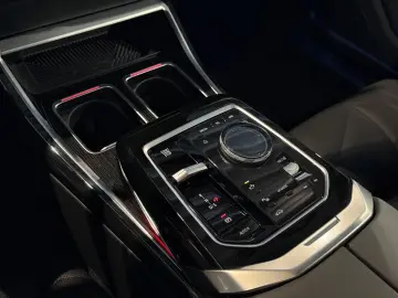 740 d xD M Sport*SkyLounge*StHzg*B&W*Experience