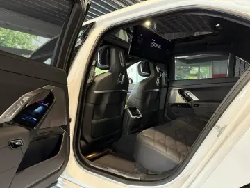 740 d xD M Sport*SkyLounge*StHzg*B&W*Experience