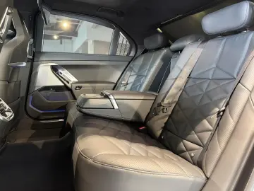 740 d xD M Sport*SkyLounge*StHzg*B&W*Experience