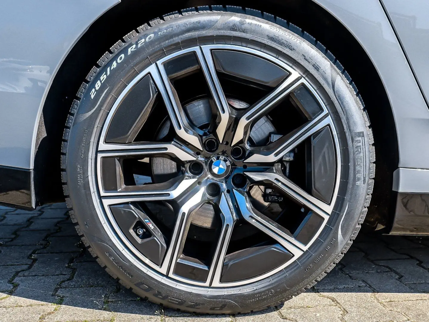 740d xDrive Limousine M Sport Pano Sky Lounge St