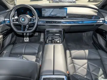 740d xDrive Limousine M Sport Pano Sky Lounge St
