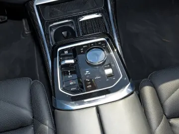 740d xDrive Limousine M Sport Pano Sky Lounge St