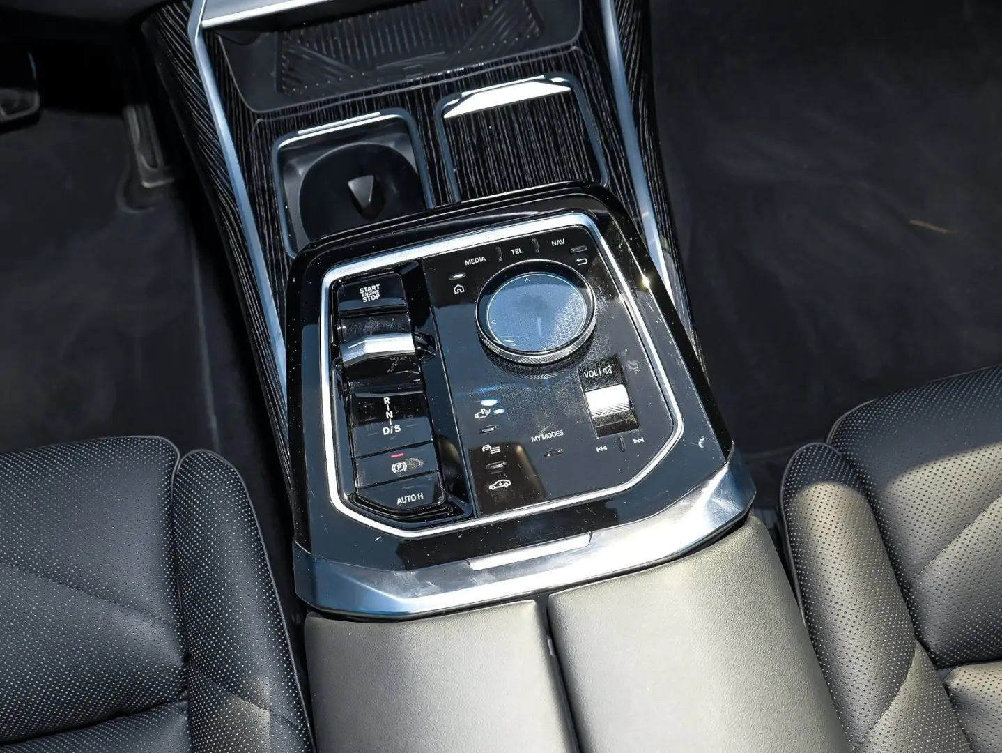 740d xDrive Limousine M Sport Pano Sky Lounge St