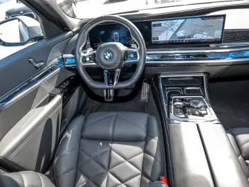 740d xDrive Limousine M Sport Pano Sky Lounge St