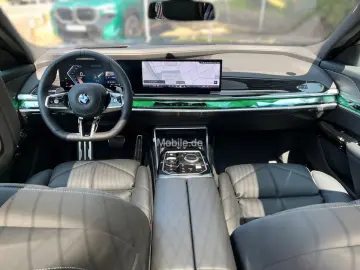 740d xDrive M Sport 21