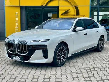 740d xDrive M Sport *B&W*360°KAM*AHK*HEAD UP*SKY