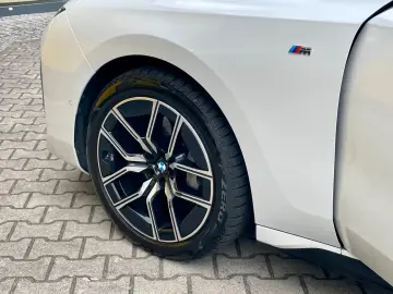 740d xDrive M Sport *B&W*360°KAM*AHK*HEAD UP*SKY
