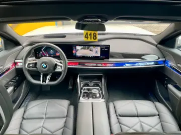 740d xDrive M Sport *B&W*360°KAM*AHK*HEAD UP*SKY