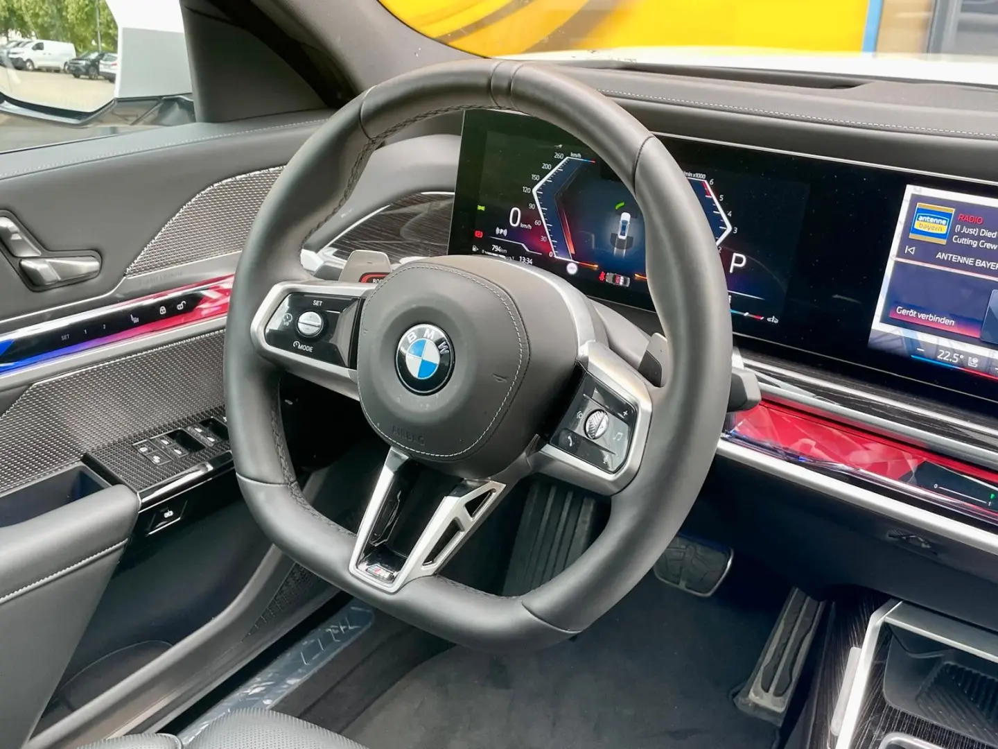 740d xDrive M Sport *B&W*360°KAM*AHK*HEAD UP*SKY