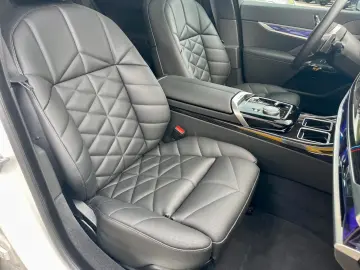 740d xDrive M Sport *B&W*360°KAM*AHK*HEAD UP*SKY