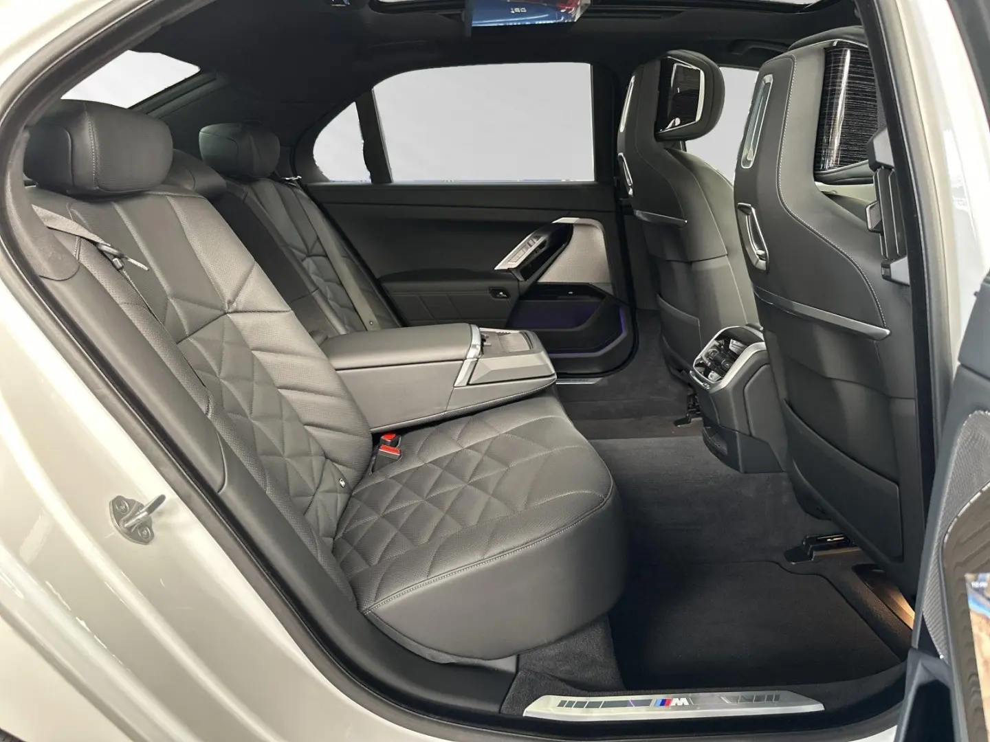 740d xDrive TV-Fond-Entertainment|M Sport|SkyLou