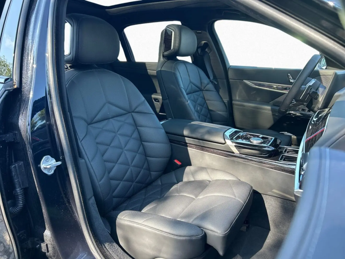 740d xDrive M Sport DA/PA-Pro,HUD,B&W,Standh,Sky