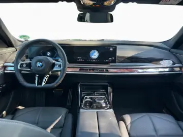 740d xDrive M Sport DA/PA-Pro,HUD,B&W,Standh,Sky
