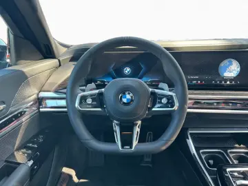 740d xDrive M Sport DA/PA-Pro,HUD,B&W,Standh,Sky