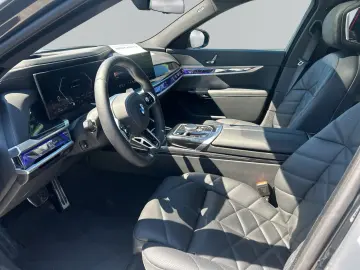740d xDrive Limousine M Sportpaket*Sky Lounge*Dr