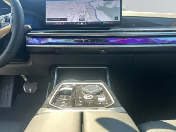 740d xDrive Limousine M Sportpaket*Sky Lounge*Dr