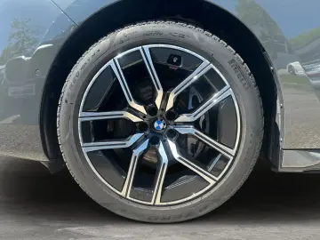 740d xDrive Limousine M Sportpaket*Sky Lounge*Dr