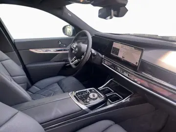740d xDrive M-Sport-Pro Executive Fond-Ent. StHz