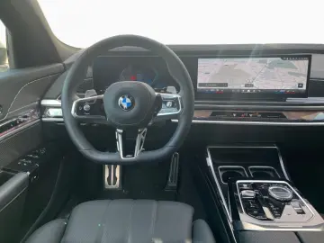 740d xDrive M-Sport-Pro Executive Fond-Ent. StHz