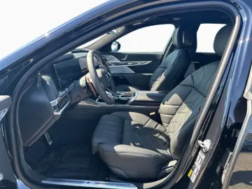M760e Fond-Ente Executive Massage Sky UPE190.530