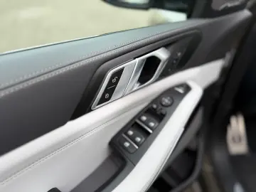 X5 30d xDrive M-Sport MEMORY ABSTANDSTEMP AHK