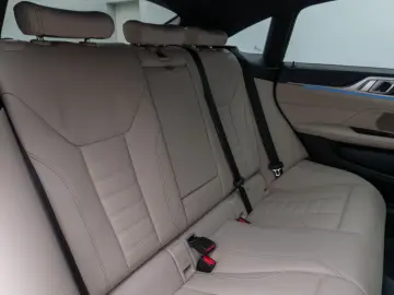 M440i xD GC Glasdach Laser 360°HUD DAB HiFi ACC