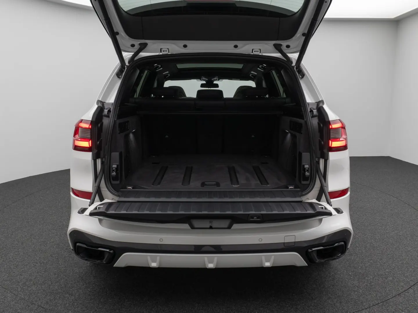 X5 xD30d M Sport Panorama Laser 360°HUD DAB B&W