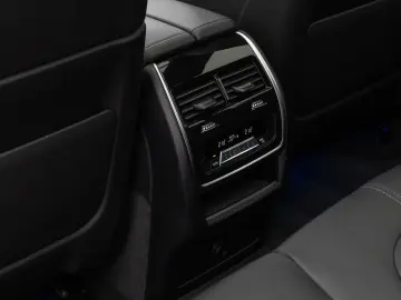 X5 xD30d M Sport Panorama Laser 360°HUD DAB B&W