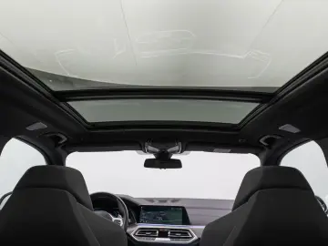 X5 xD30d M Sport Panorama Laser 360°HUD DAB B&W