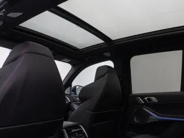X5 xD30d M Sport Panorama Laser 360°HUD DAB B&W