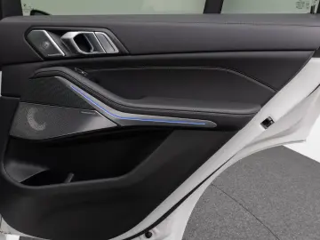 X5 xD30d M Sport Panorama Laser 360°HUD DAB B&W