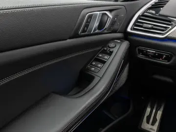 X5 xD30d M Sport Panorama Laser 360°HUD DAB B&W